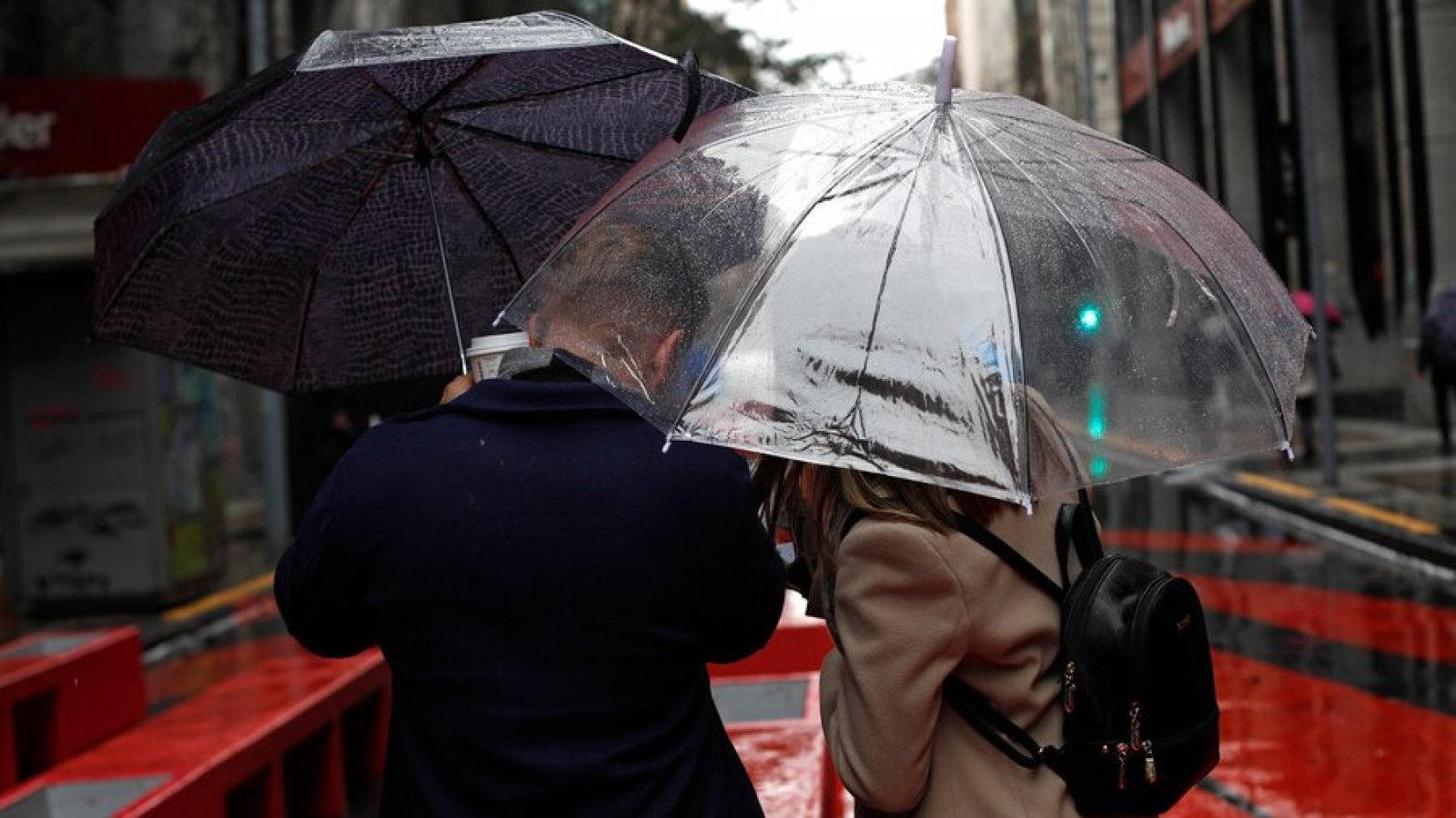 Lluvia en Santiago.