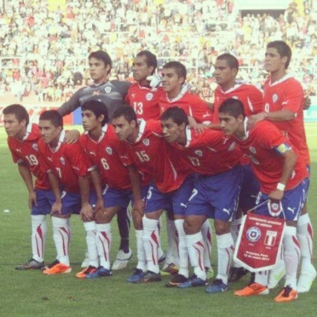 Alejandro Marquez defendiendo los colores de La Roja