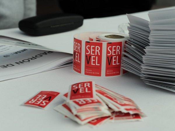 Vocal de mesa. Servel