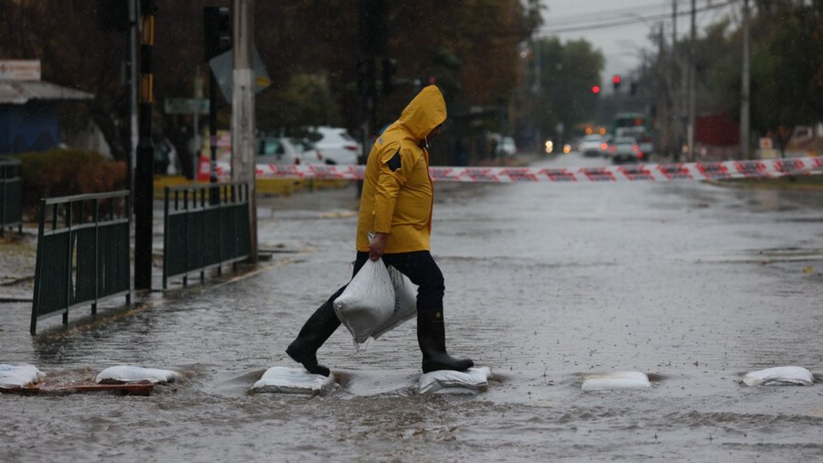 Lluvia en Santiago.