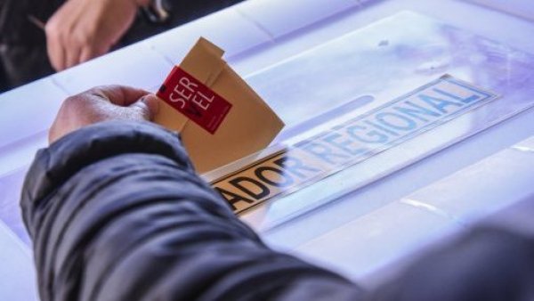 Puedo votar en el extranjero en las elecciones primarias 2024