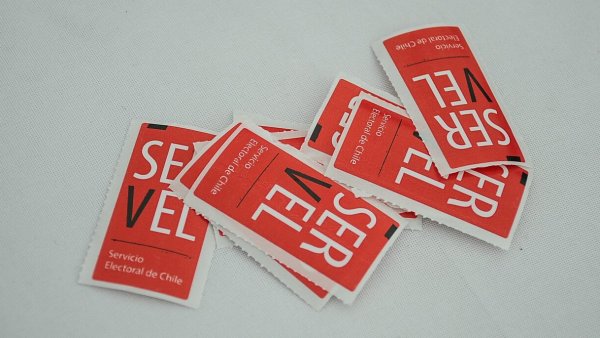 Mesa de votación elecciones primarias 2024.