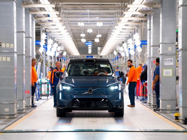 Dan inicio a la producción del Volvo EX90 en Estados Unidos