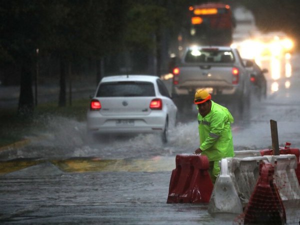 Consejos a los conductores para manejar durante sistema frontal