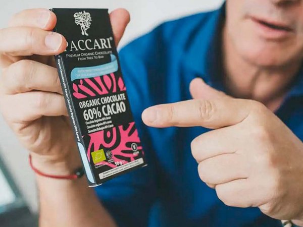 Tableta de chocolate Paccari, premiada por su modelo de negocio sustentable y ético. Reino Unido, 2024.