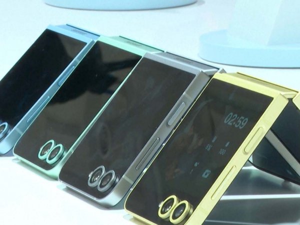 Nuevo Samsung Galaxy Z Fold 6 mostrando su diseño más delgado y ligero.