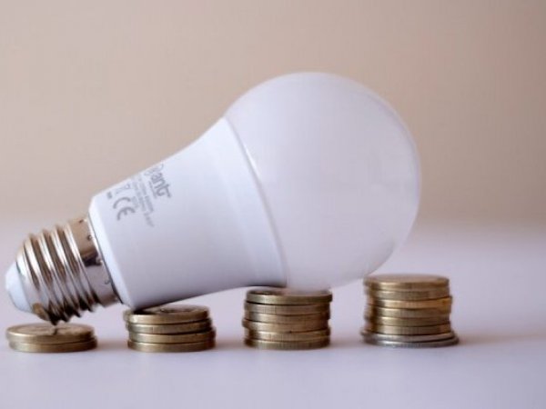 El proyecto busca beneficiar a los más de 4 millones de chilenos que se encuentran morosos y enfrentaran el alza de tarifas eléctricas de este mes