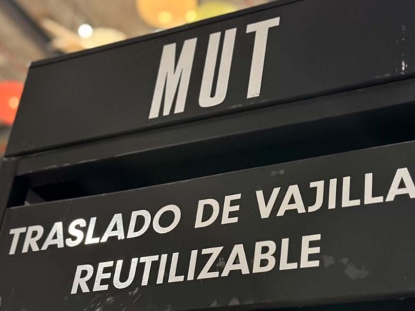 Programa Basura Cero en el Mercado Urbano Tobalaba (MUT) promoviendo la sostenibilidad y el reciclaje. 2024, Chile.