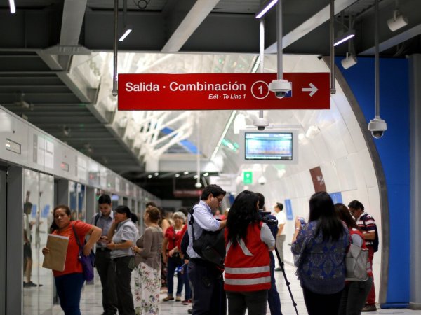MetroChat. Metro de Santiago.