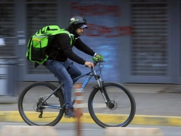 Cuatro empresas de delivery recibieron un oficio del Servicio Nacional del Consumidor por cómo aparecen y calculan las propinas en estas aplicaciones