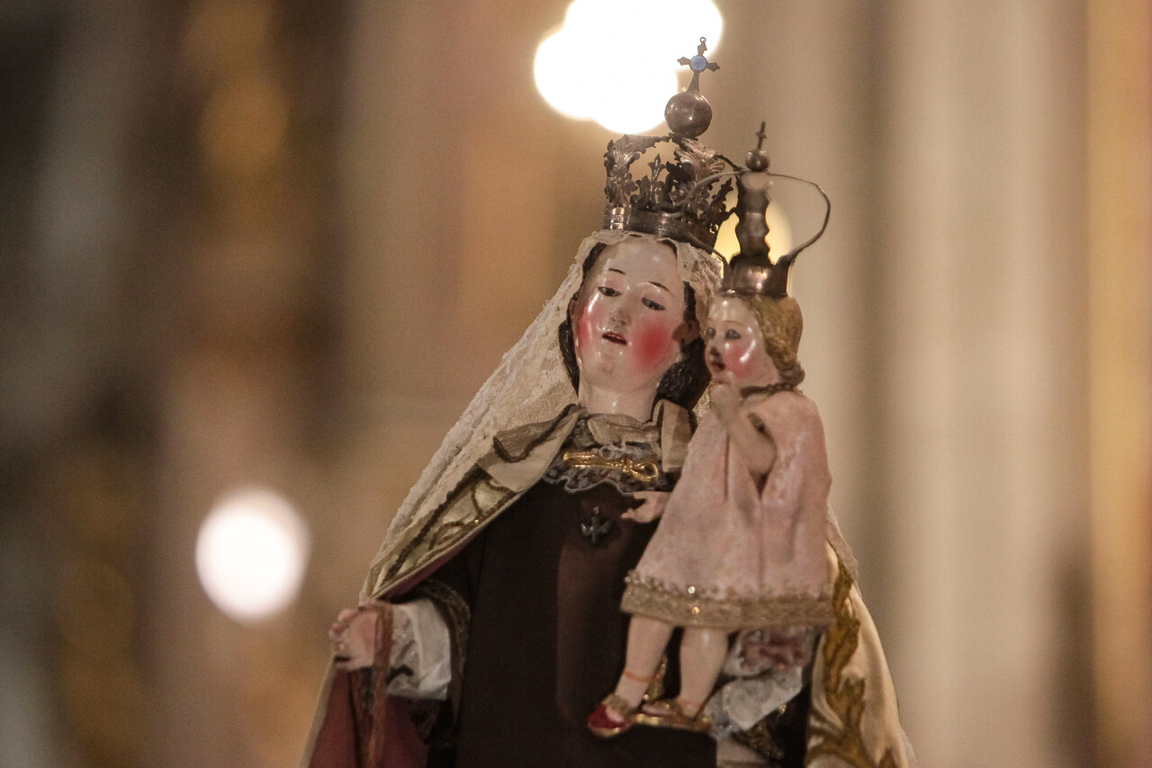 Figura de la Virgen. Asunción de la Virgen