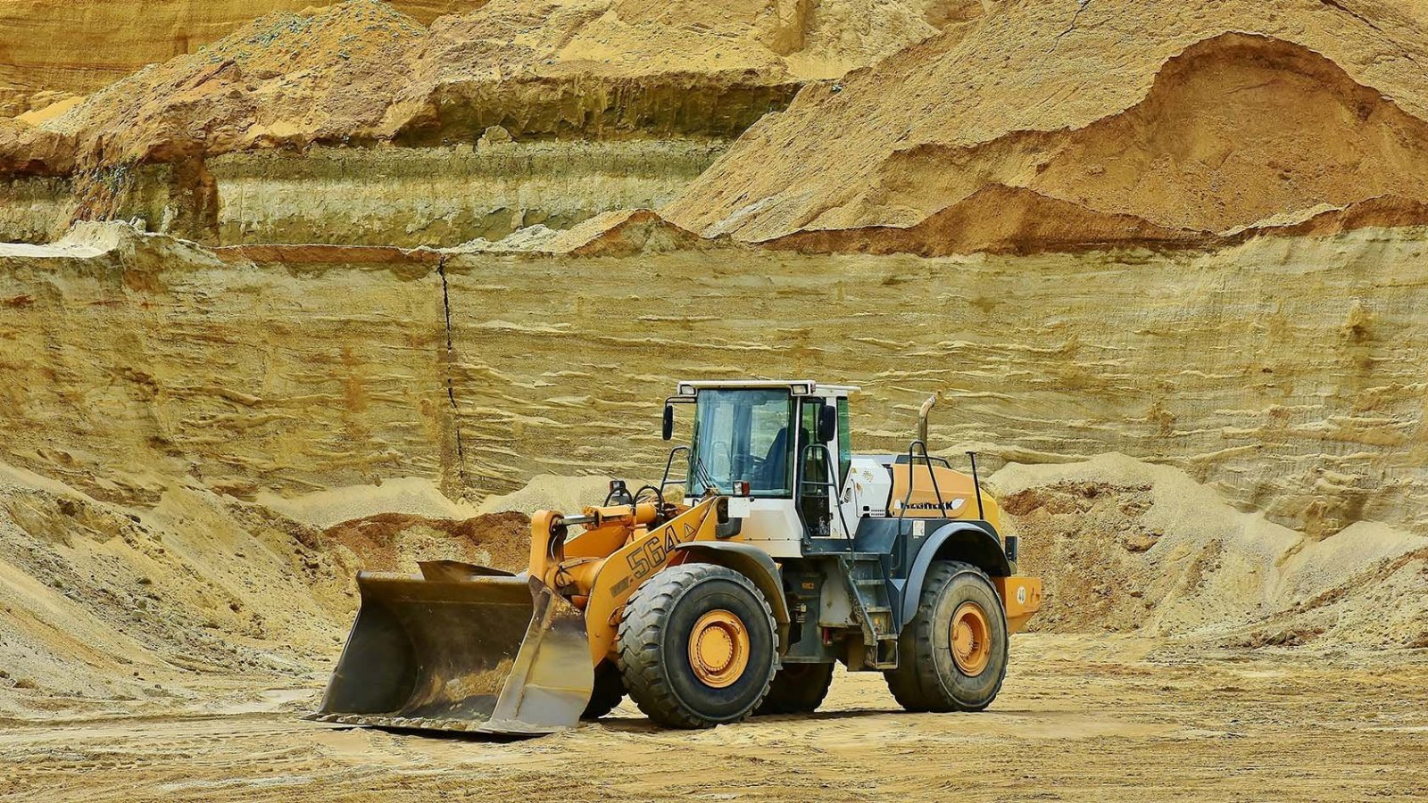 Fotografía de maquina minera, que representa el inicio del Mes de la Minería en Antofagasta. Chile.