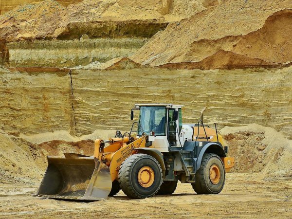 Fotografía de maquina minera, que representa el inicio del Mes de la Minería en Antofagasta. Chile.