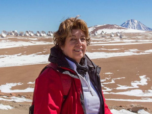 Mónica Rubio, destacada astrónoma chilena, asumiendo la vicepresidencia de la Unión Astronómica Internacional.