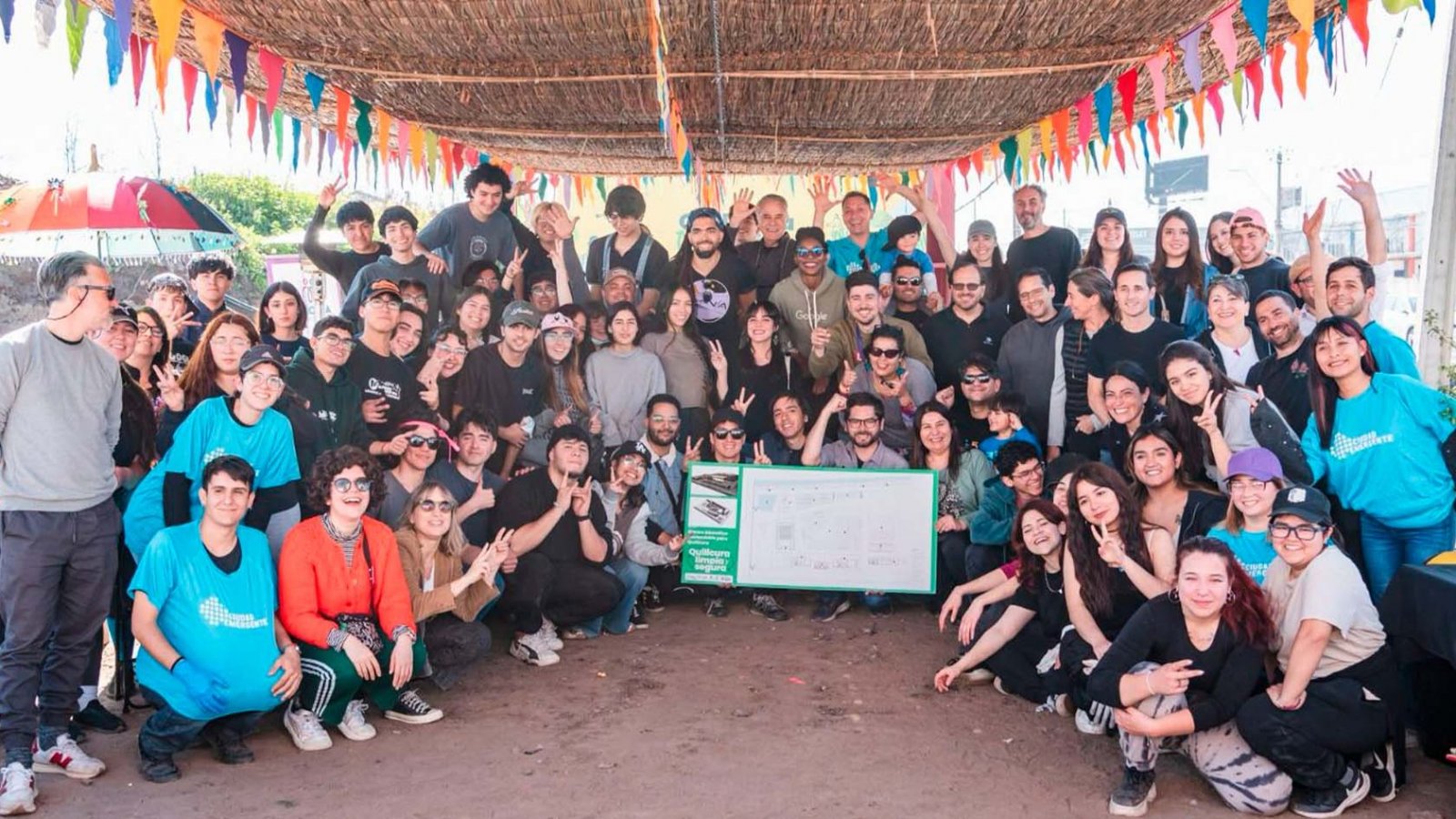 Comunidad de Quilicura trabajando en la transformación del vertedero en un espacio comunitario verde.