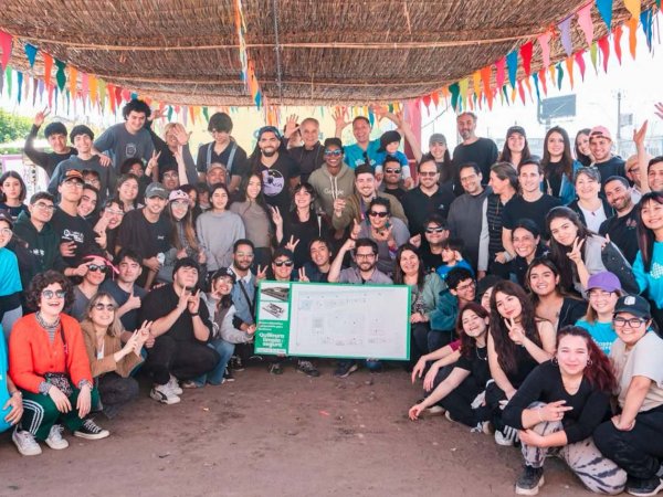 Comunidad de Quilicura trabajando en la transformación del vertedero en un espacio comunitario verde.