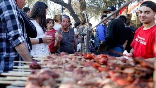 Miles de personas disfrutan en las fondas del Parque O’Higgins lo que son los últimos momentos de celebración de las Fiestas Patrias por el pronto cierre de las Fondas 2011.