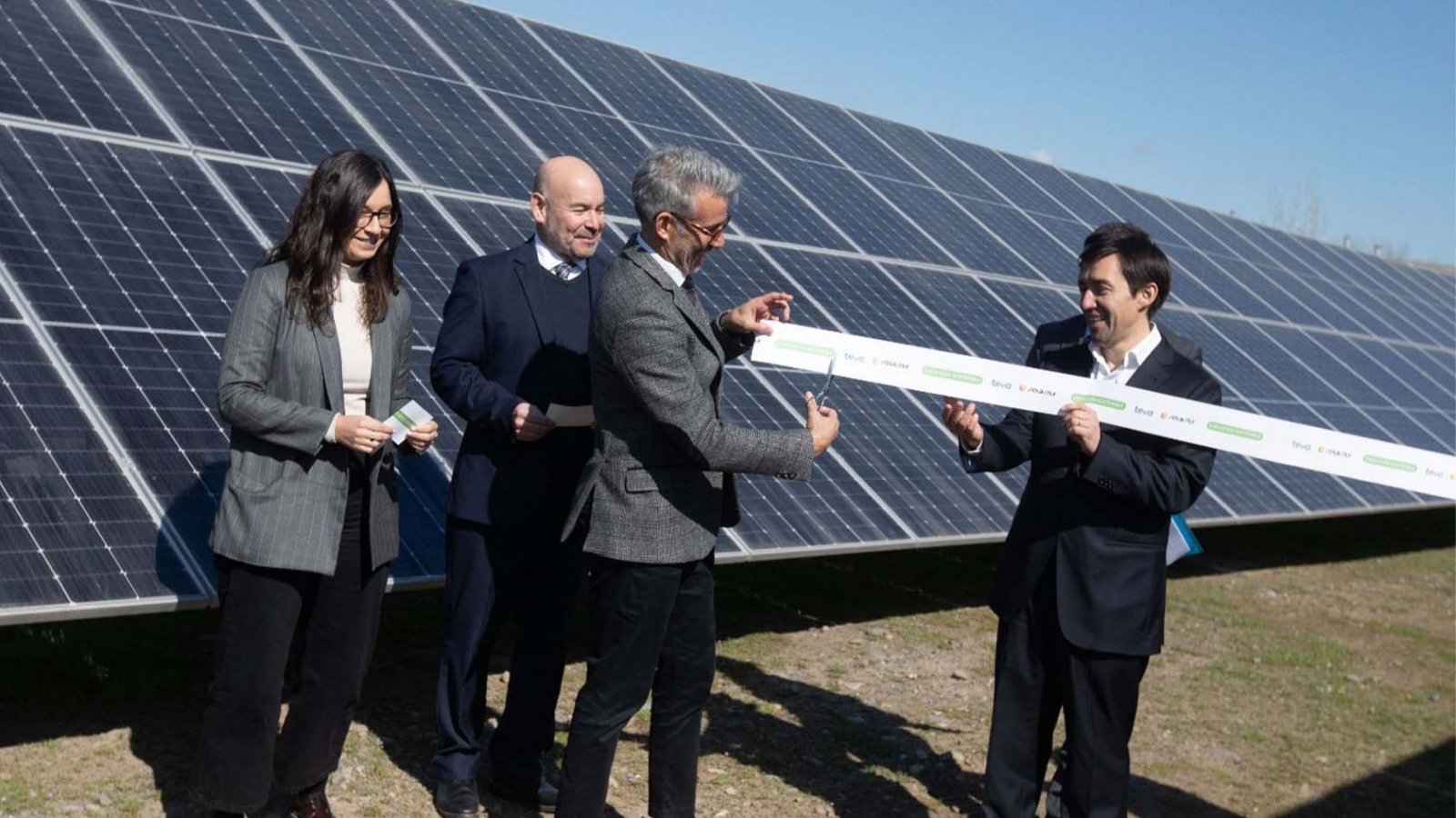 Inauguración del estacionamiento de paneles solares de Maipú.