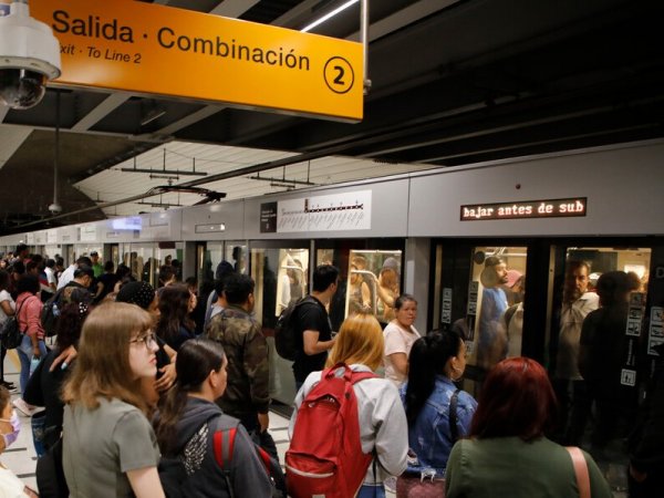 Metro de Santiago.