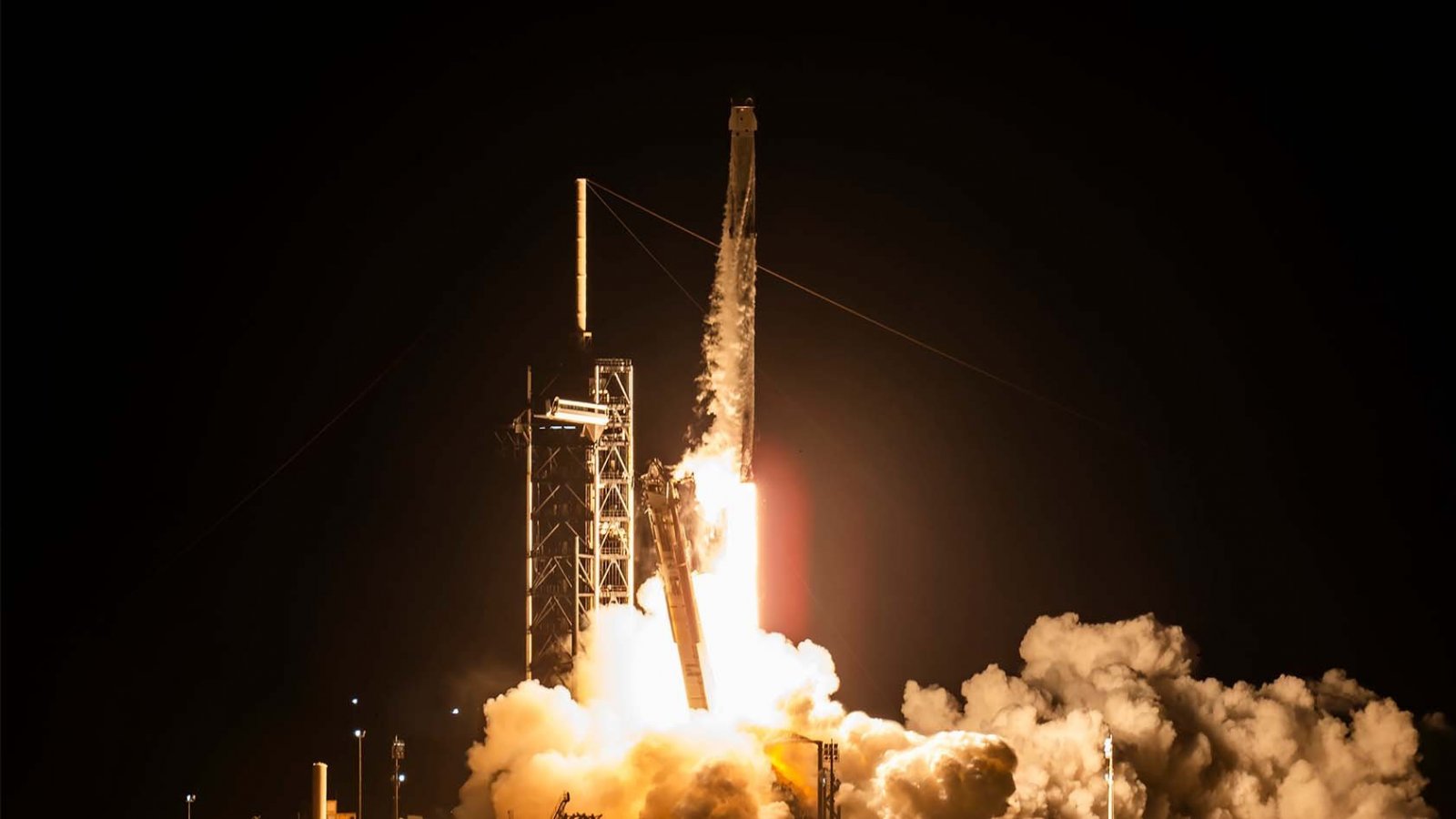 Lanzamiento de la misión Polaris Dawn de SpaceX desde el Centro Espacial Kennedy.