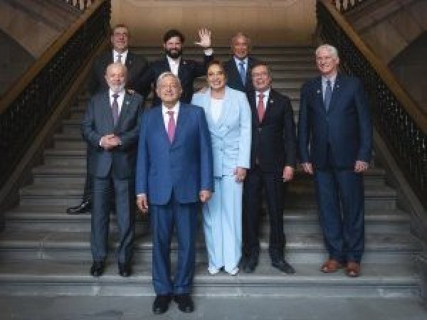 Foto de Presidente Boric junto a Díaz-Canel