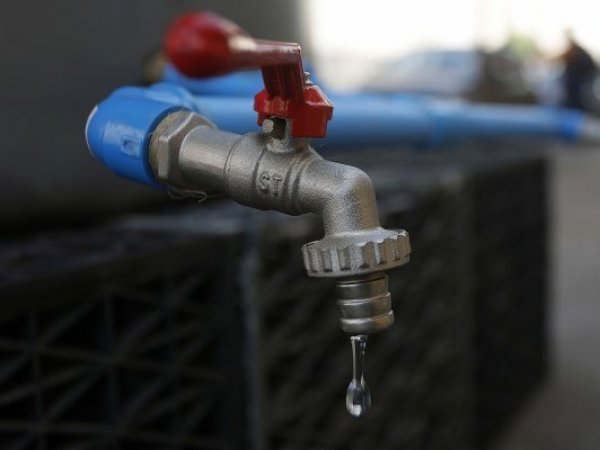 Corte de agua colegios Arica