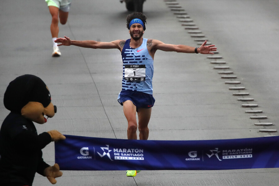 Ganador Maratón de Santiago 2024.