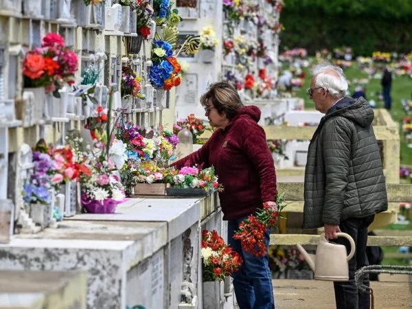 ¿Es feriado irrenunciable este 1 de noviembre? Día de Todos los Santos. Cementerio
