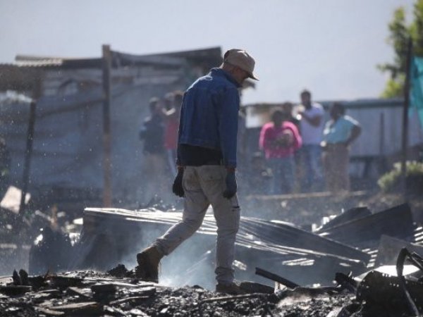 Incendio en campamento dignidad