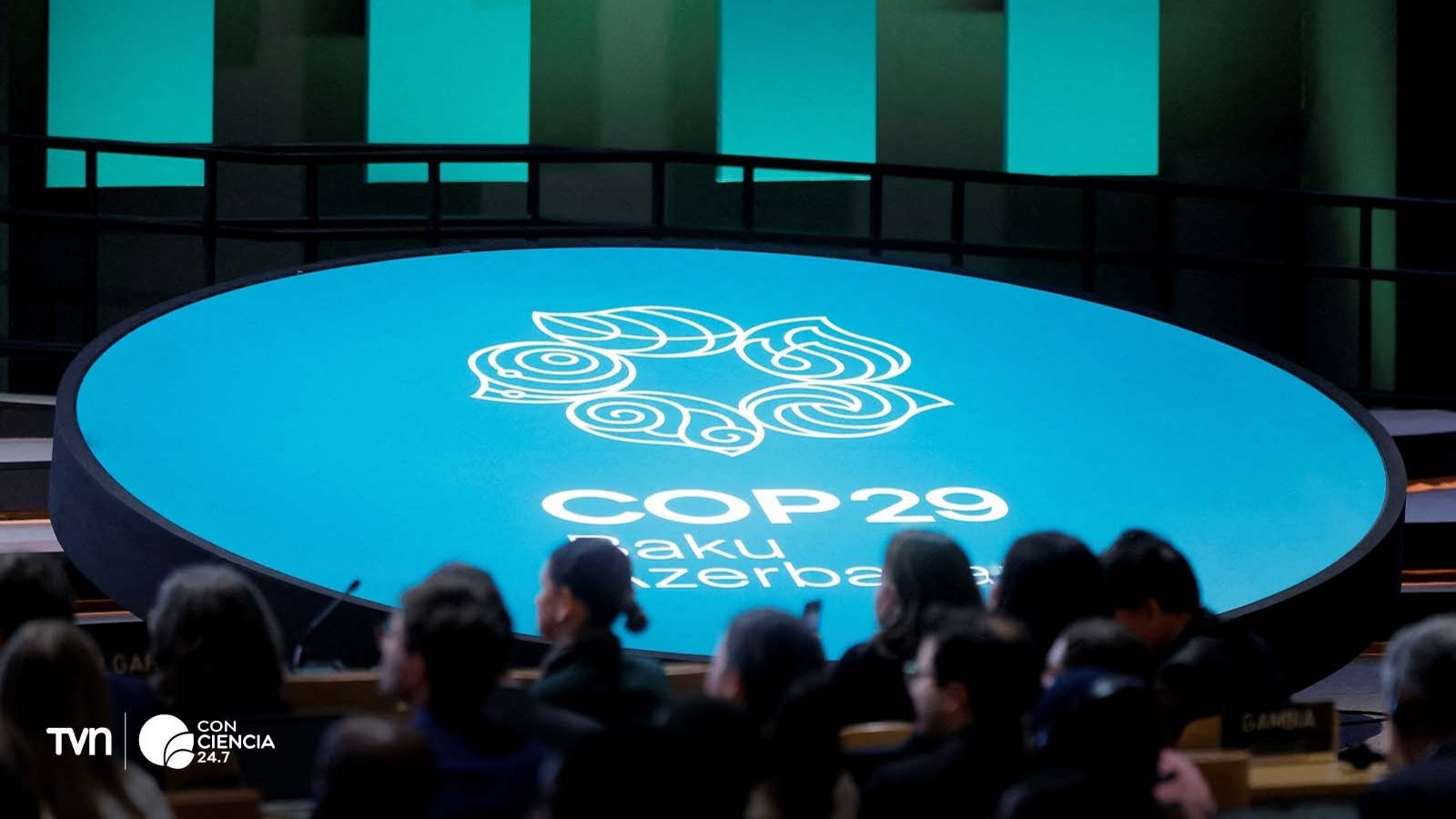 Reunión de líderes en la COP29 en Bakú, discutiendo los desafíos climáticos globales.