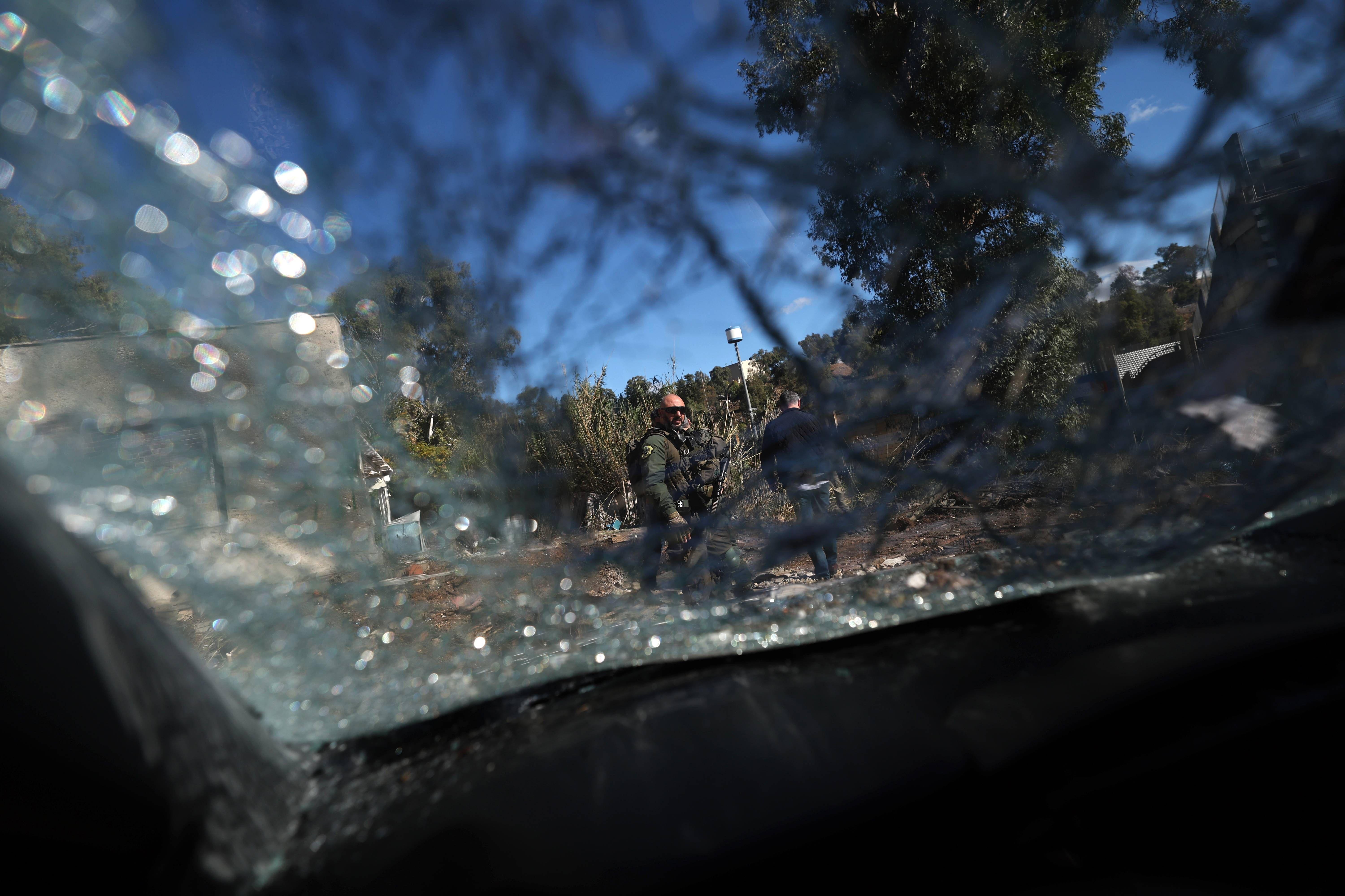 Las consecuencias de un ataque con cohetes desde el Líbano al norte de Israel.