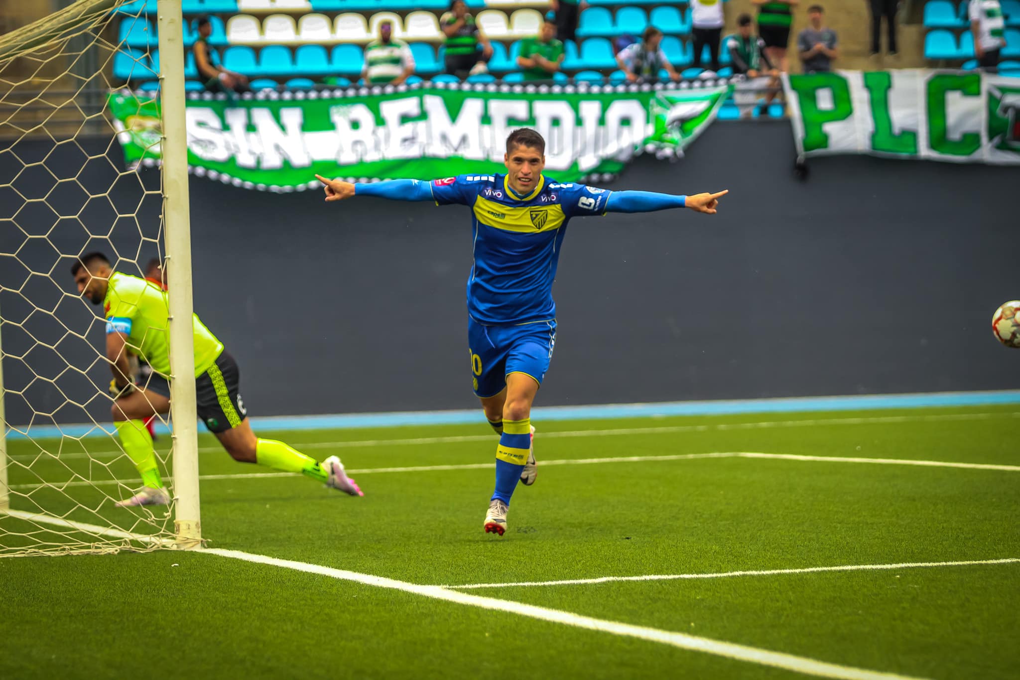 Gonzalo Tapia celebrando un gol