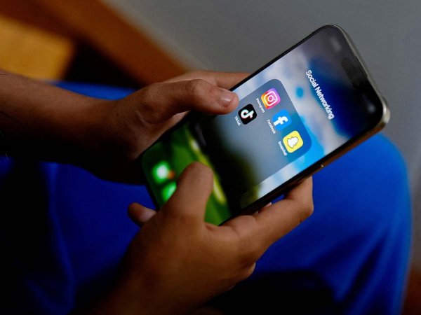 Senado australiano durante la votación de la ley que regula el acceso de menores a redes sociales.