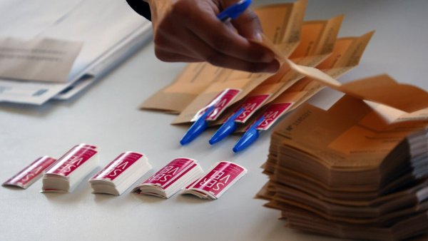 Servel. cambio de domicilio.