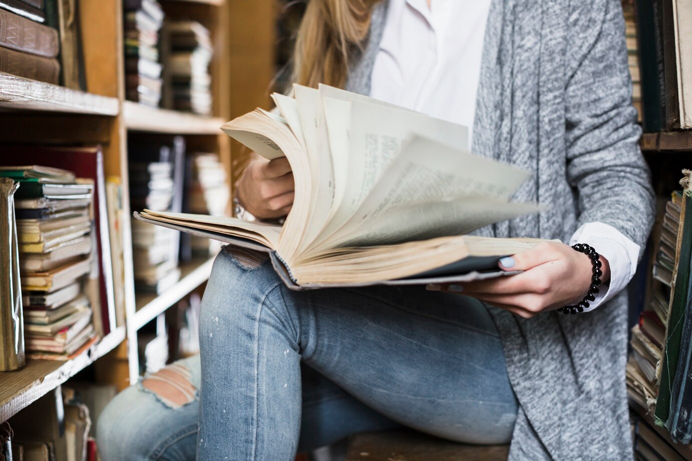 Mujer leyendo