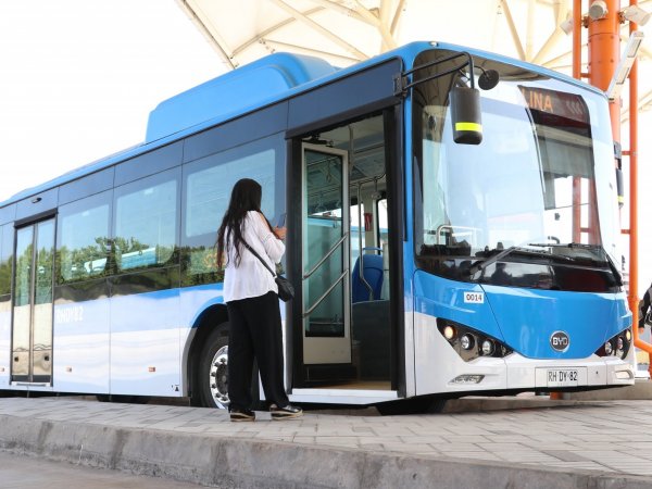 Nuevos buses eléctricos en Colina