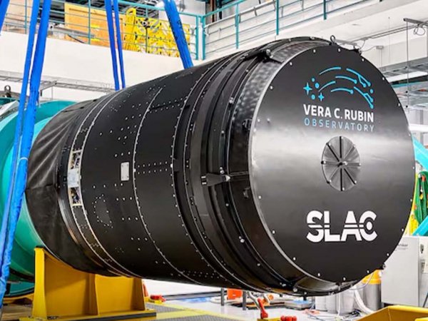 Instalación de la cámara LSST, la cámara digital más grande del mundo, en el Observatorio Vera C. Rubin en Cerro Pachón, Chile.