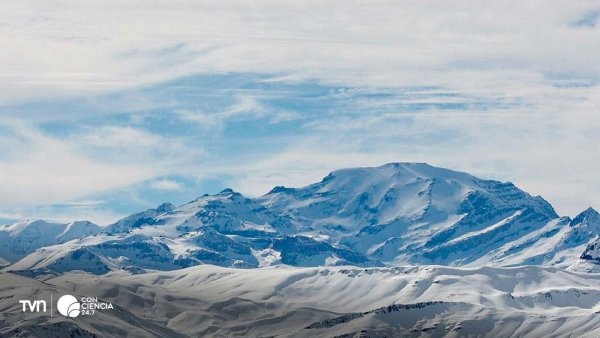 Cordillera de los Andes con una reducción notable de nieve, efecto del cambio climático en Chile.