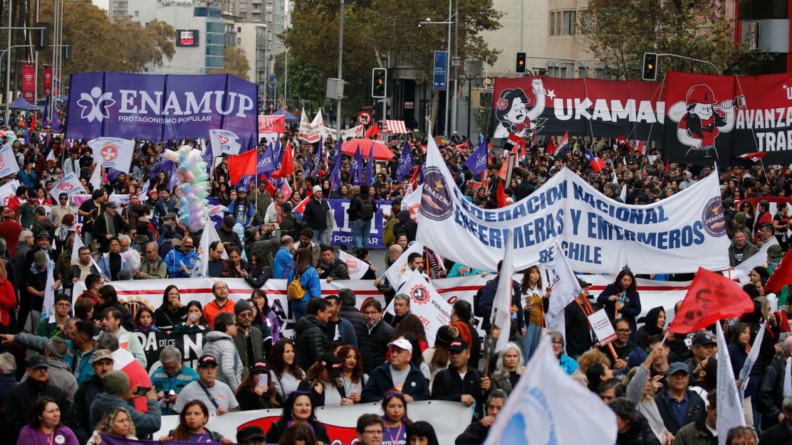 Marcha 1 de mayo Día del Trabajador CUT desvíos de tránsito