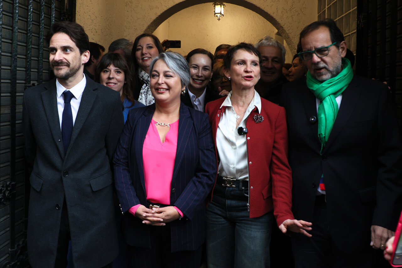 Gonzalo Winter (FA), Jeannette Jara (PC), Carolina Tohá (PPD) y Jaime Mulet (FRVS)
