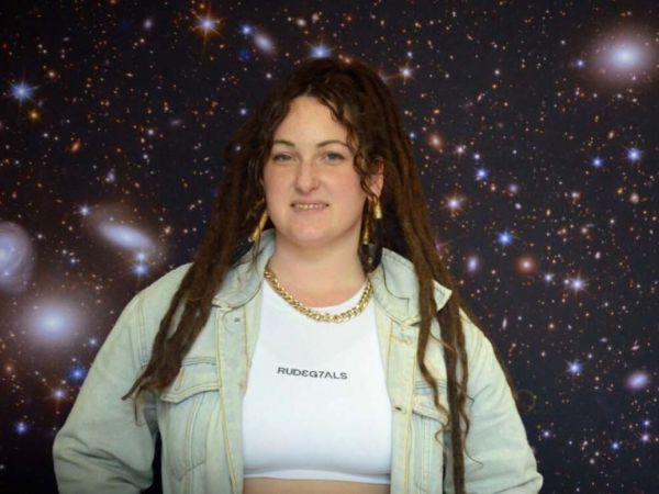 Lorena Hernández-García, astrofísica del Instituto Milenio de Astrofísica y de la UV.