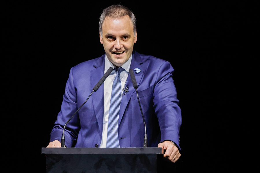 manuel adorni