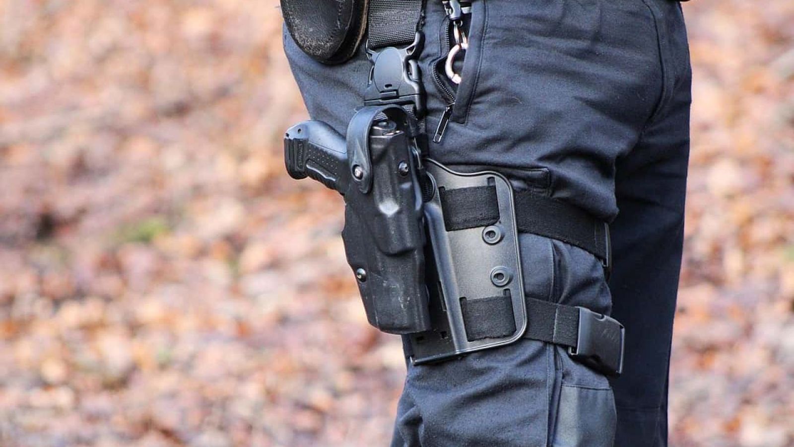 Policía con un arma en Argentina