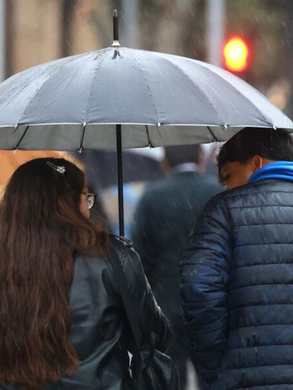 Iván Torres y pronóstico de lluvia en Santiago