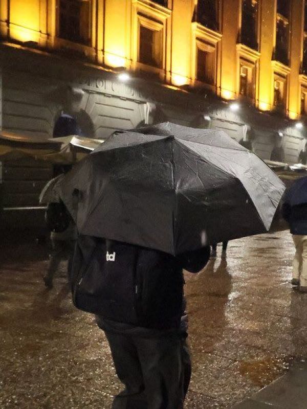 A qué hora deja de llover en Santiago. Lluvia en Santiago