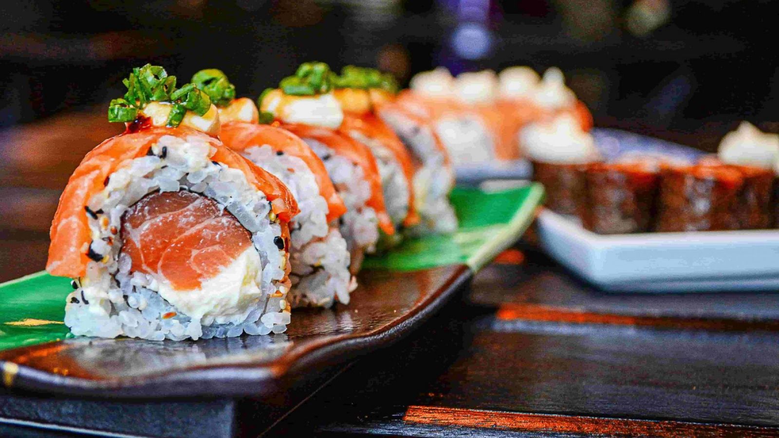 Un plato de sushi