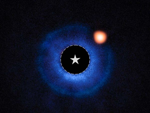Foto tomada por Webb que detecta un planeta similar a Saturno en estrella joven cercana.