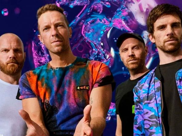 Chris Martin y los integrantes de Coldplay impulsan vinilos EcoRecords fabricados con botellas recicladas, reduciendo el impacto ambiental de su música.