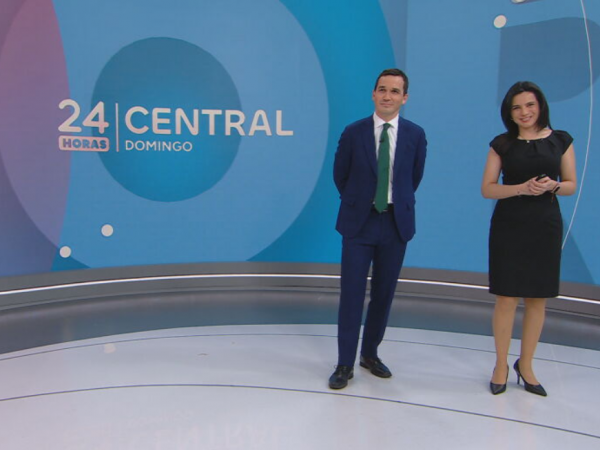 Andrés Vial y Valentina Reyes en 24 Horas Central Domingo