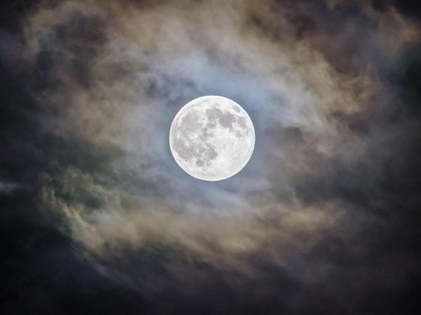 Luna de Ciervo. Luna llena de julio.